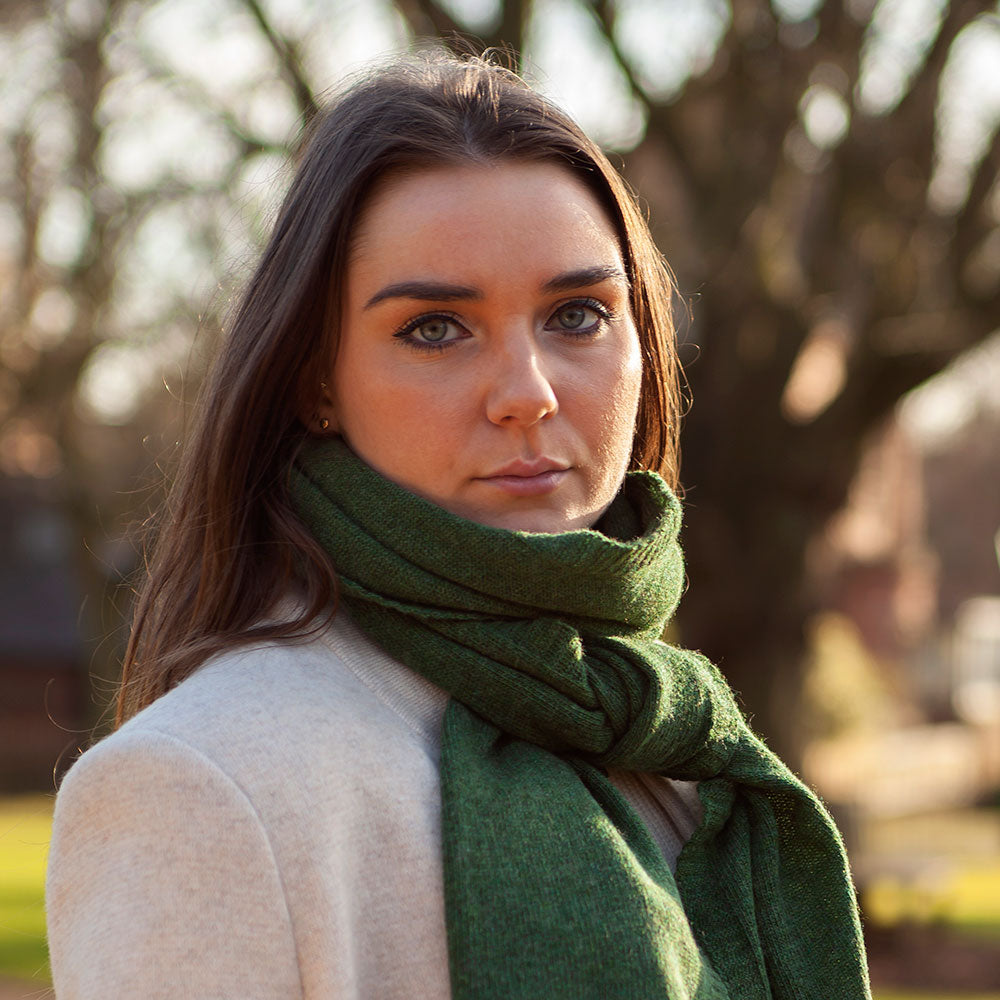 Ladies Lambswool Plain Knit Scarf in Moss