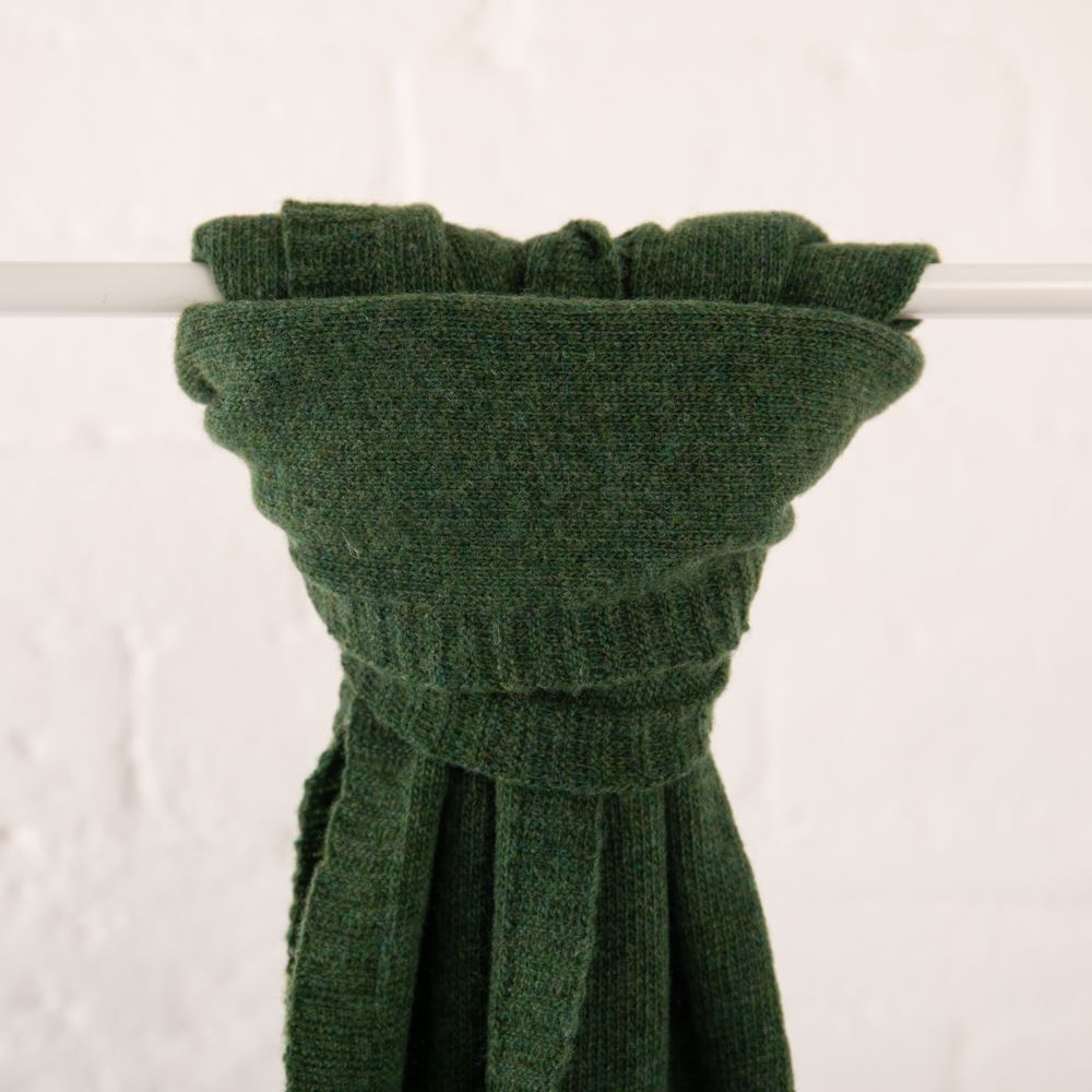 Ladies Lambswool Plain Knit Scarf in Moss