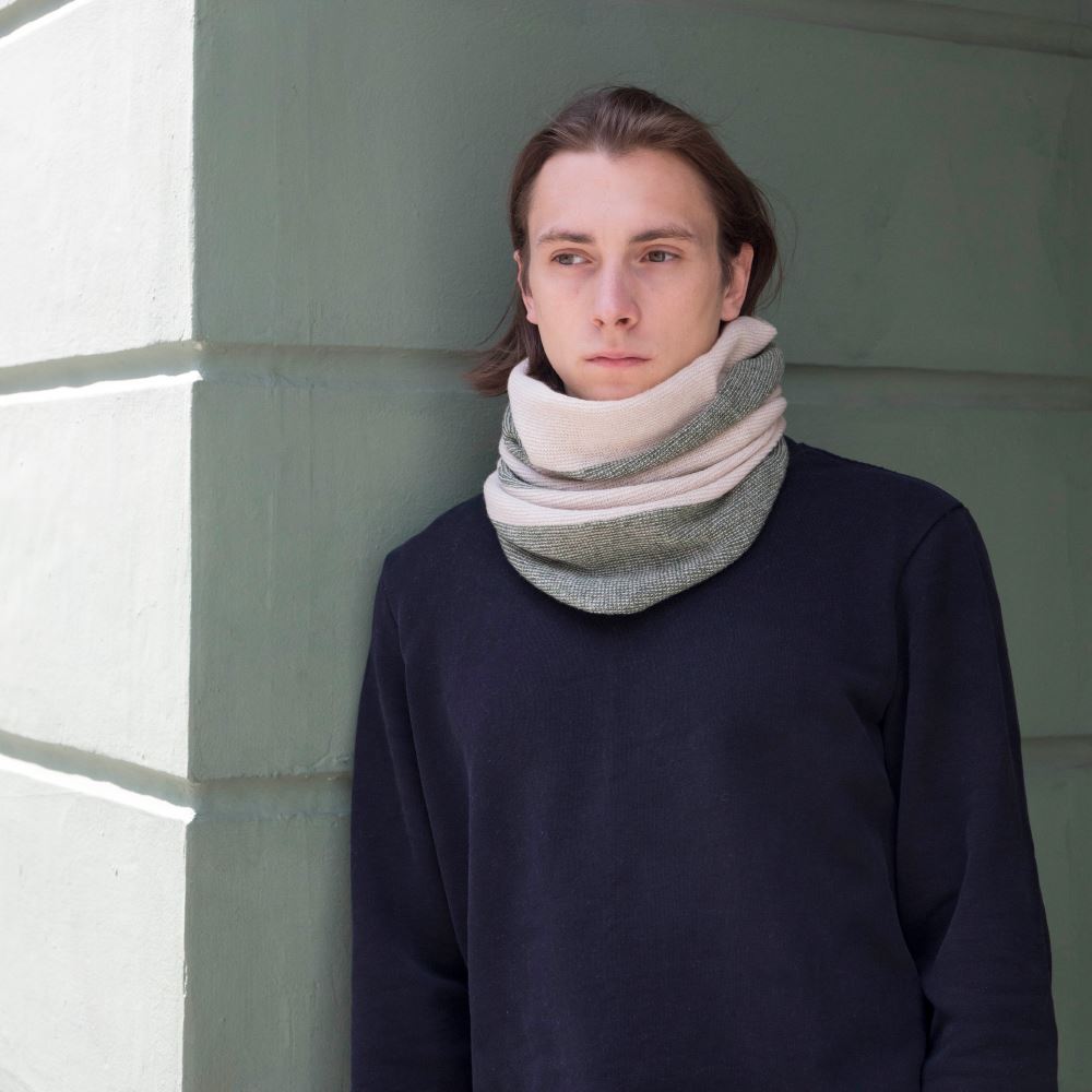 Men's Lambswool Purl Knit Neck Warmer in Moss