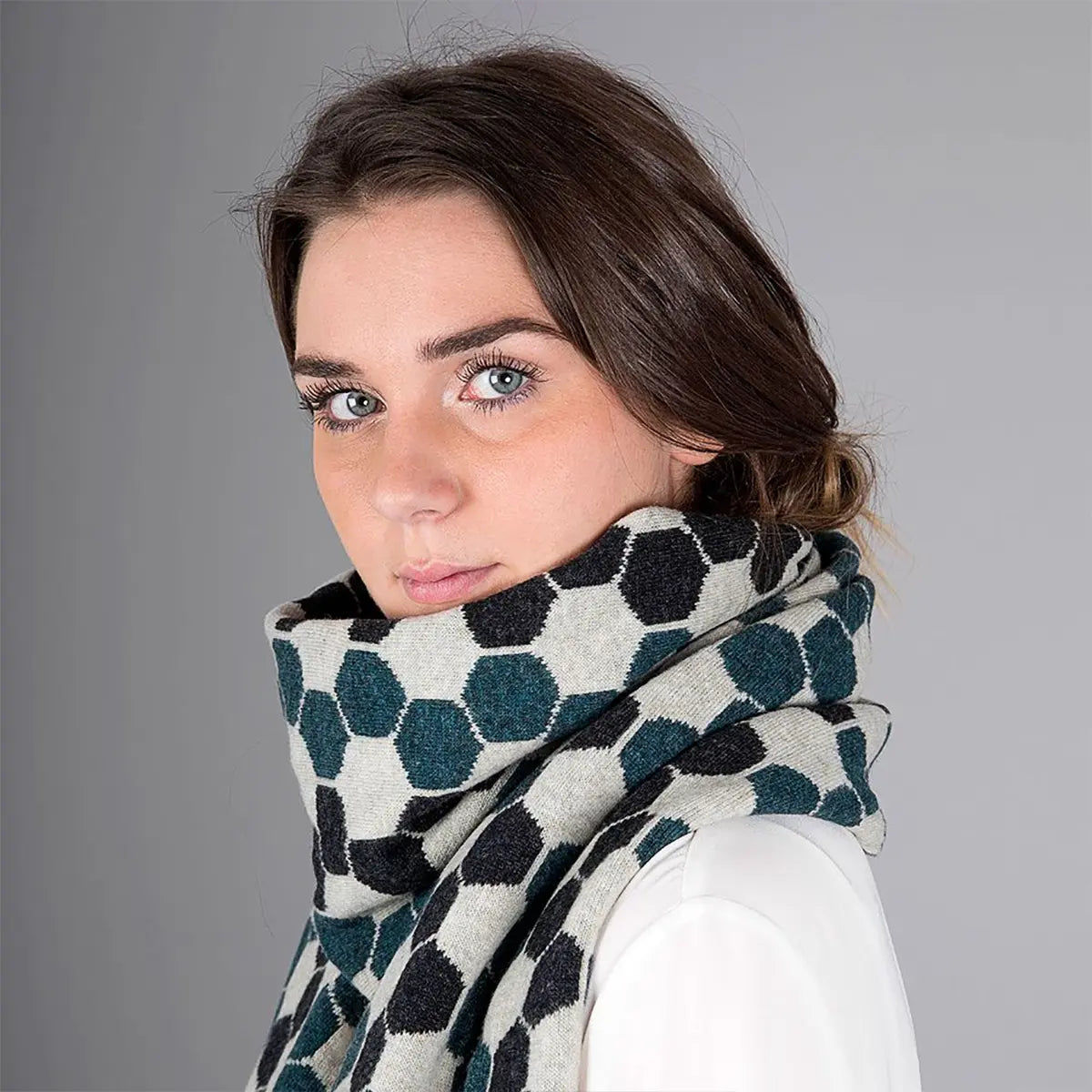 Ladies Lambswool Hexagon Scarf in Lugano