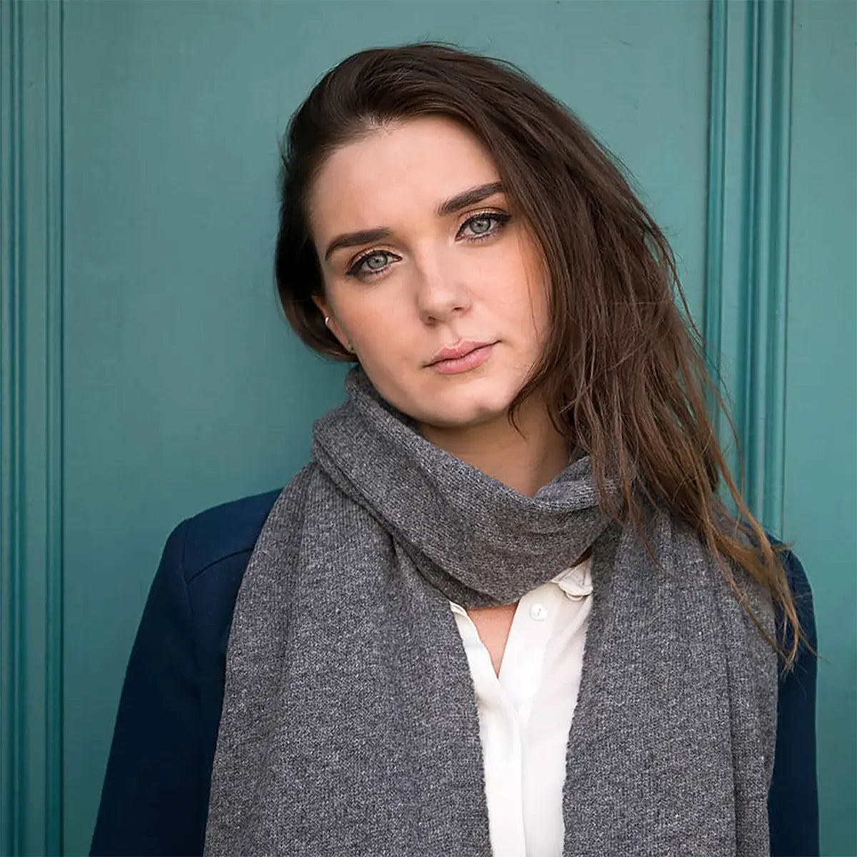 Ladies Lambswool Plain Knit Scarf in Derby Grey