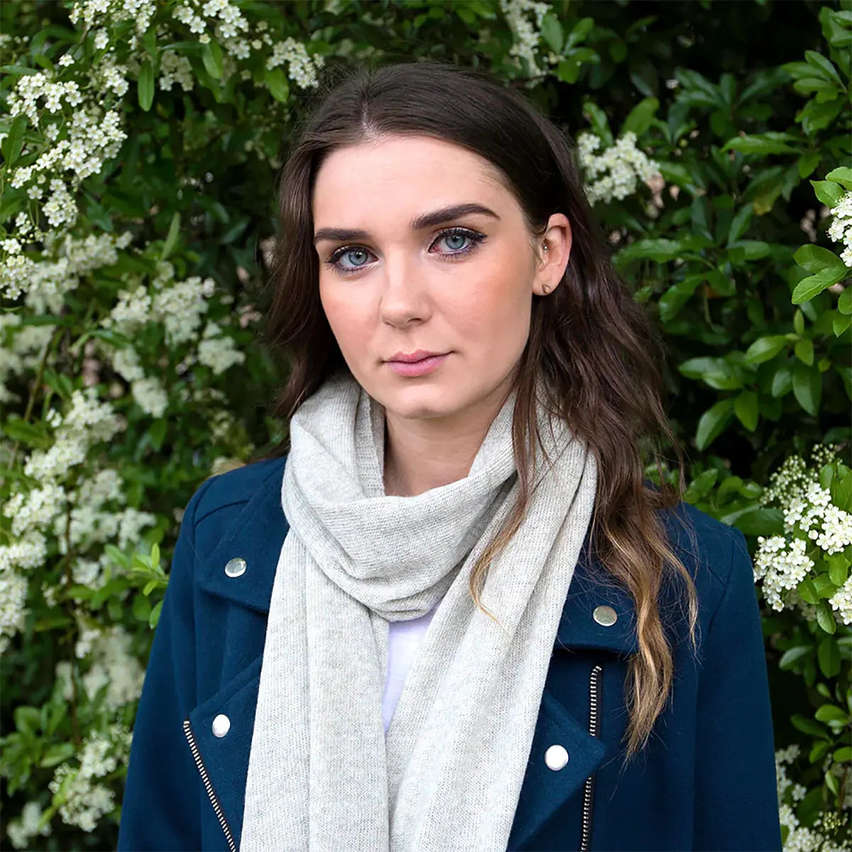 Ladies Lambswool Plain Knit Scarf in Silverbirch