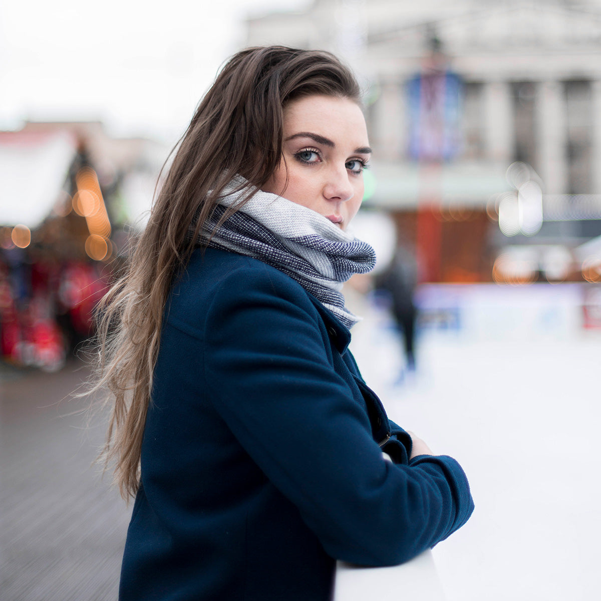 Lambswool Purl Knit Neck Warmer in Navy