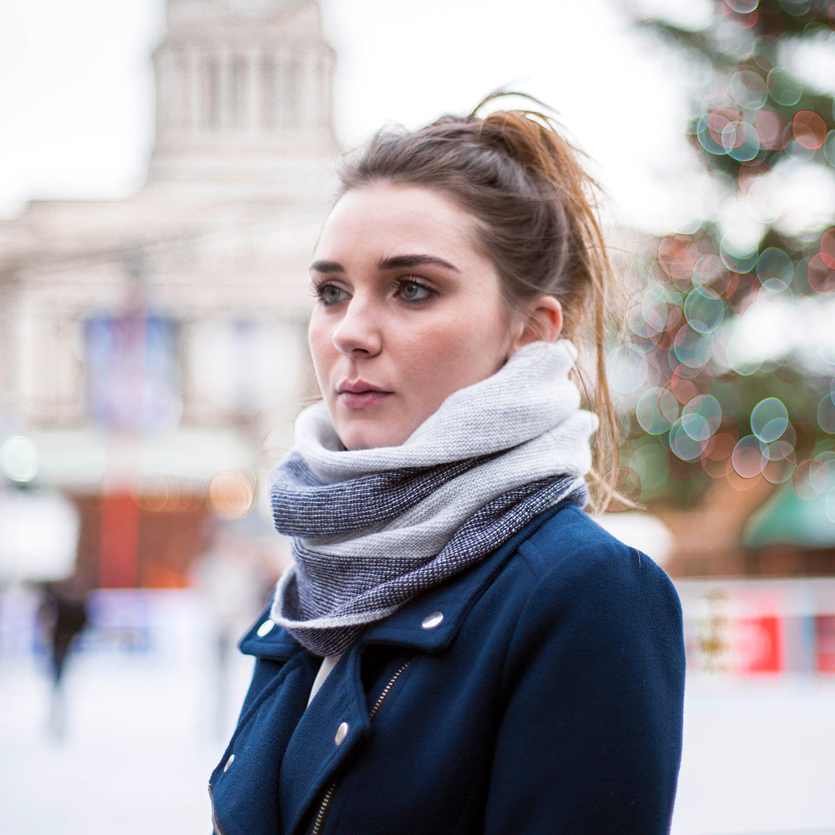 Lambswool Purl Knit Neck Warmer in Navy