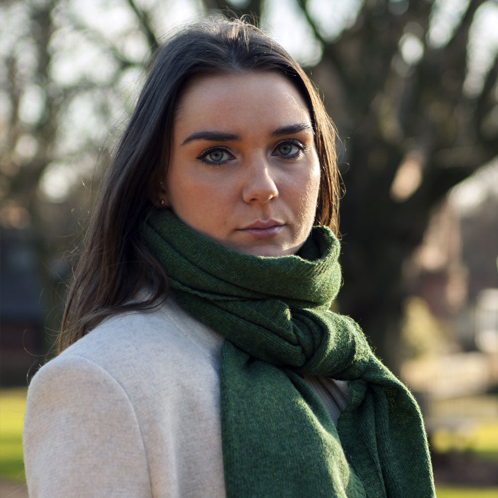 Lambswool Plain Knit Scarf in Moss