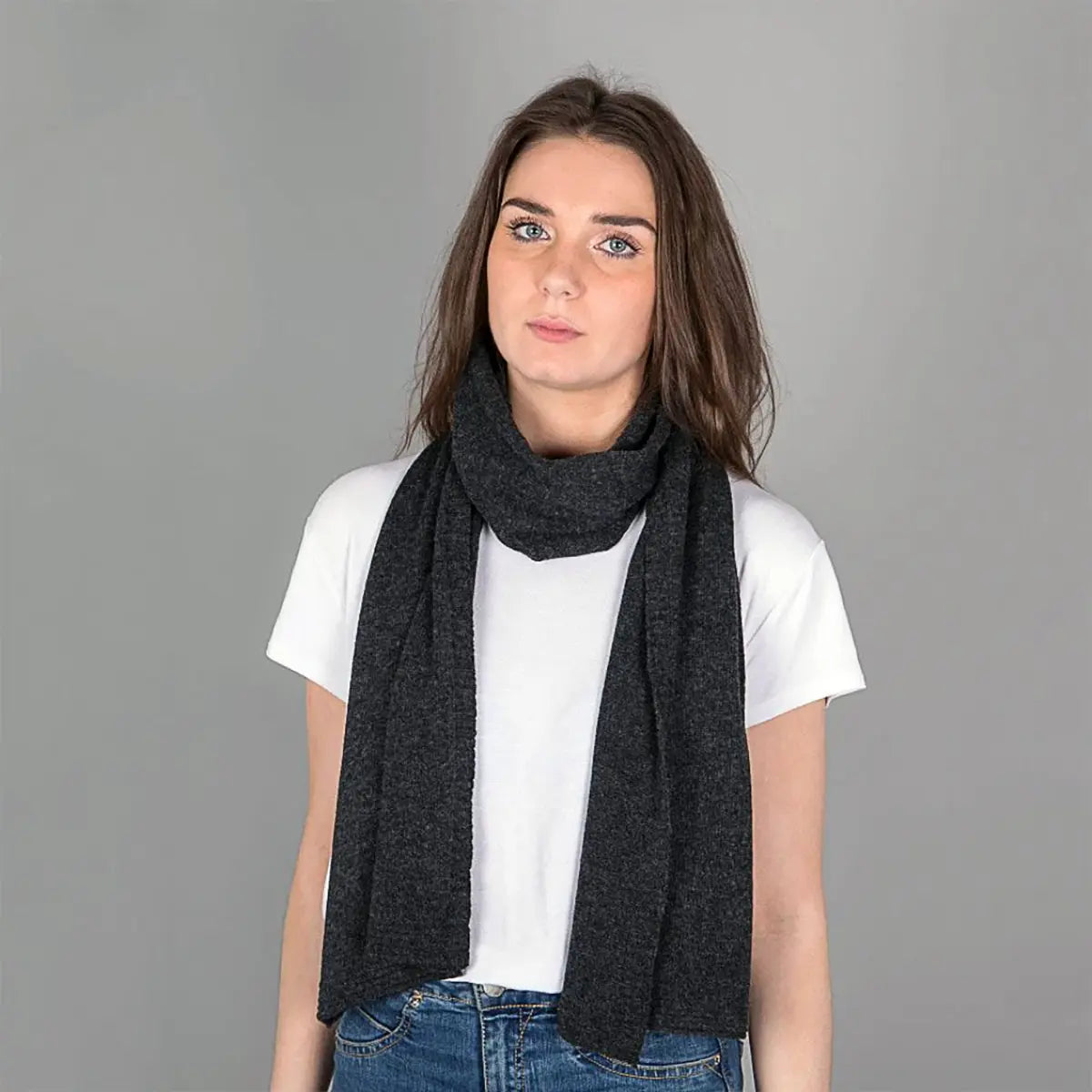 Ladies Lambswool Plain Knit Scarf in Charcoal
