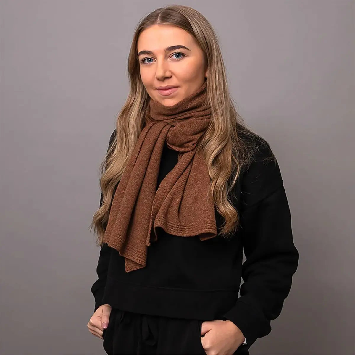 Ladies Lambswool Plain Knit Scarf in Hazelnut