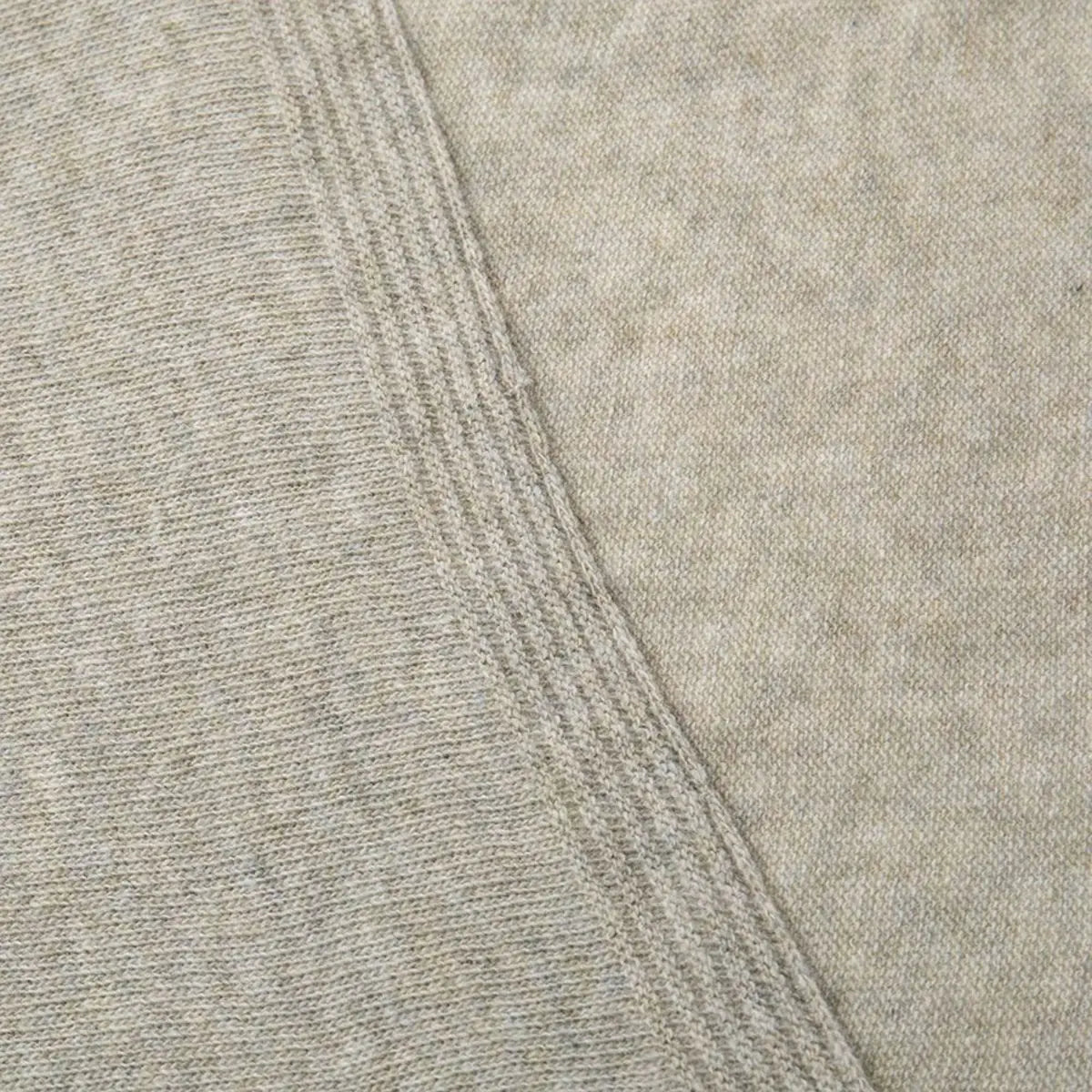 Ladies Lambswool Plain Knit Scarf in Silverbirch Detail